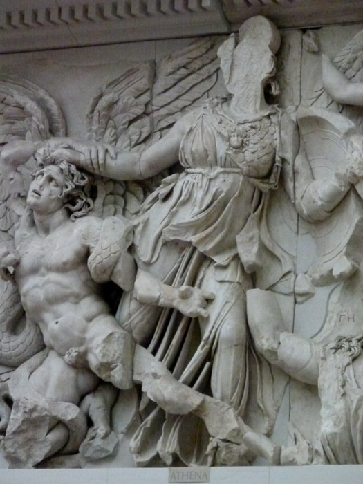 Athena & Nike Fight Alkyoneus