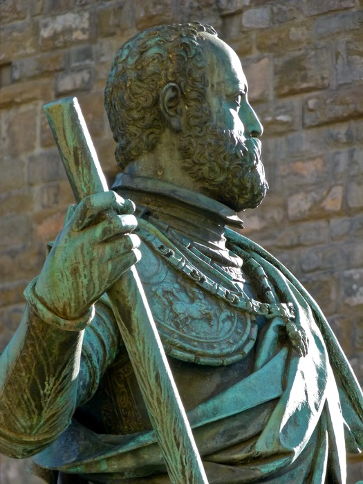 Cosimo I by Giambologna Erected in 1598 17