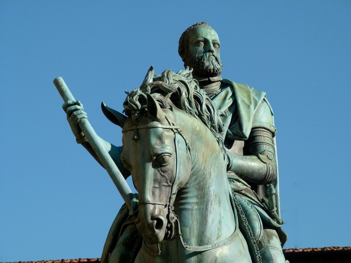 Cosimo I by Giambologna Erected in 1598 23