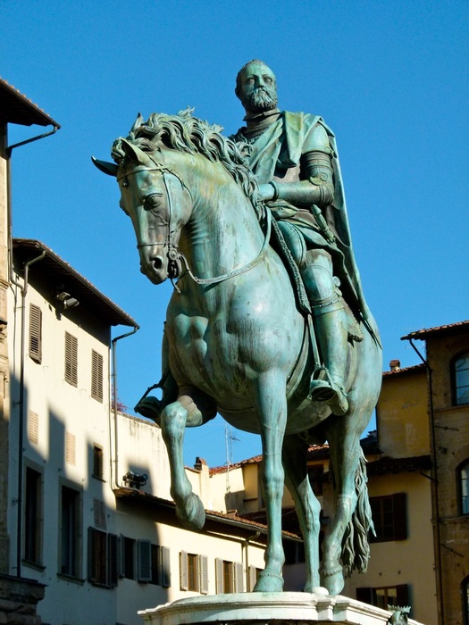 Cosimo I by Giambologna Erected in 1598 25