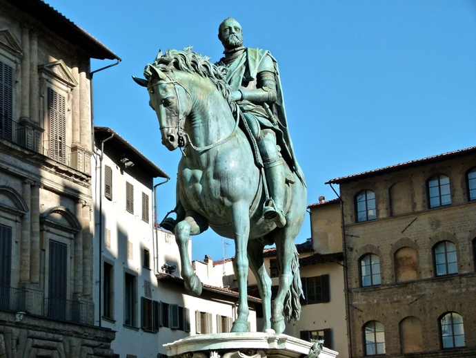 Cosimo I by Giambologna Erected in 1598 27