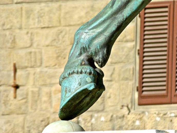 Cosimo I by Giambologna Erected in 1598 33