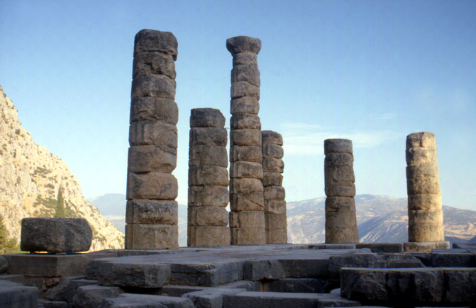 Temple of Apollo Delphi 2