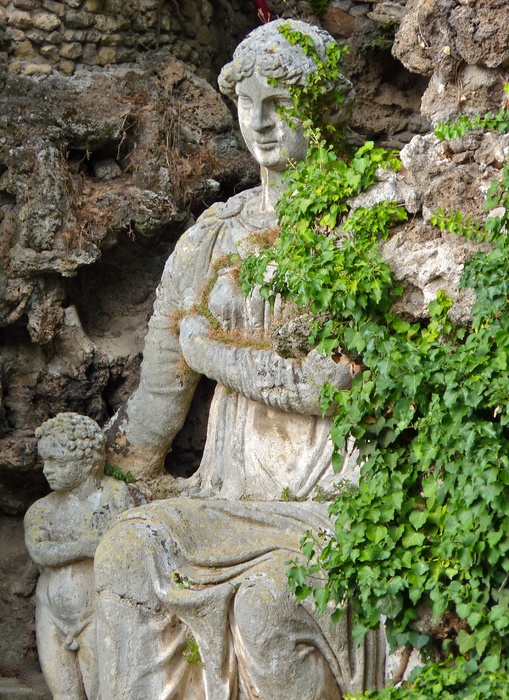 Tivoli or Oval Fountain 2