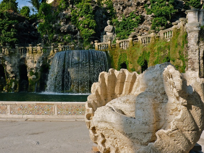 Tivoli or Oval Fountain 5