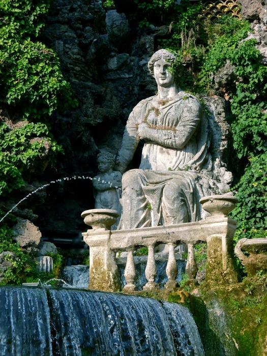 Tivoli or Oval Fountain 6