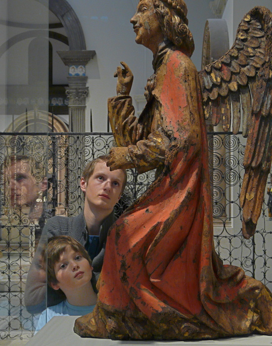 Arthur & Bertie with the Angel of the Annunciation