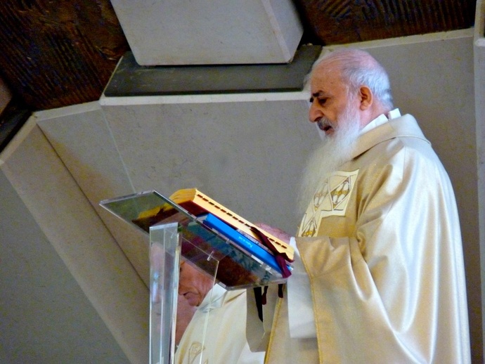 Chiesa di San Pio Celebrant 3