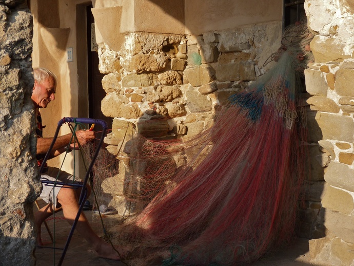 Francesco Martuscelli Mending Nets s Maria Castellabate