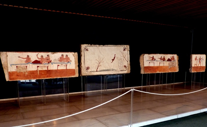 Gallery of the Tomb of the Diver