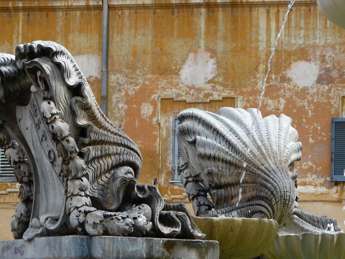 Piazza Santa Maria in Trastevere 18