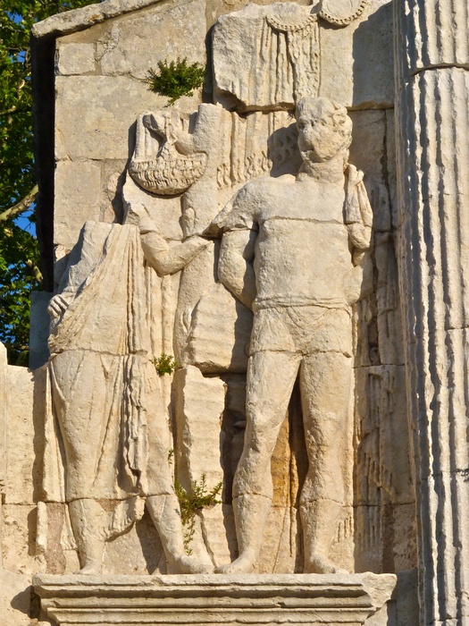 Triumphal Arch Gaulish Captives 2