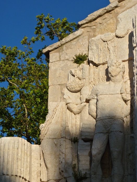 Triumphal Arch Gaulish Captives 8