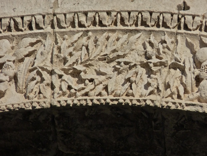 Triumphal Arch Laurel Glanum