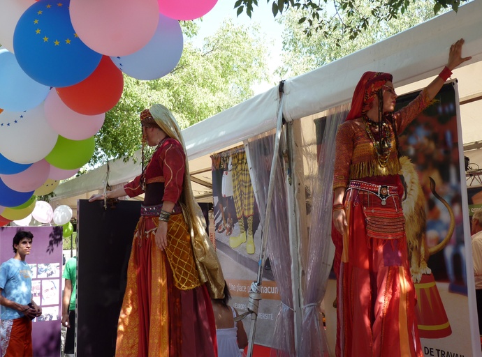 Turk Stilt Dancers Arles 2