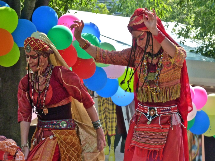 Turk Stilt Dancers Arles 3