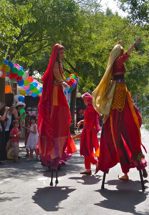 Turk Stilt Dancers Arles 4