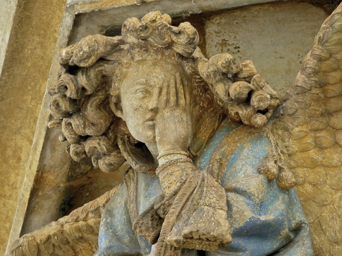 Angel Between Zachariah & Daniel 5