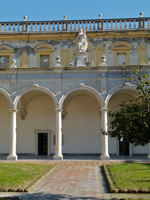 Chiostro Grande Madonna 7