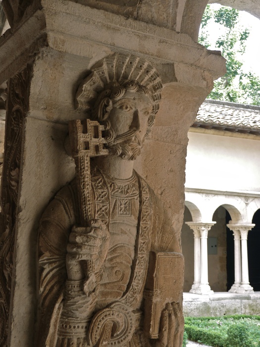 Cloister st Sauveur 1150 st Pierre 3