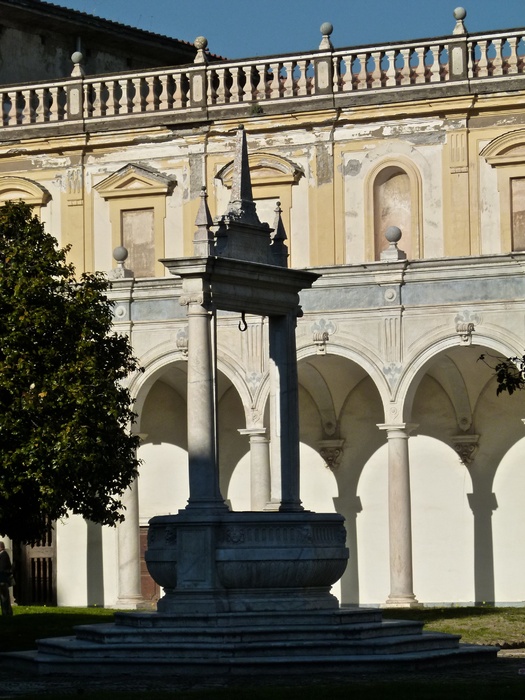 Cosimo Fanzago Chiostro Grande 9