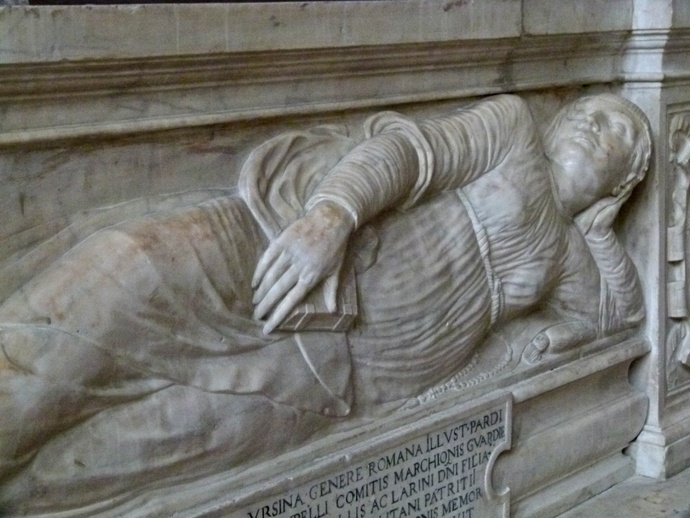 Pignoni Tomba Cecilia Ursina 2