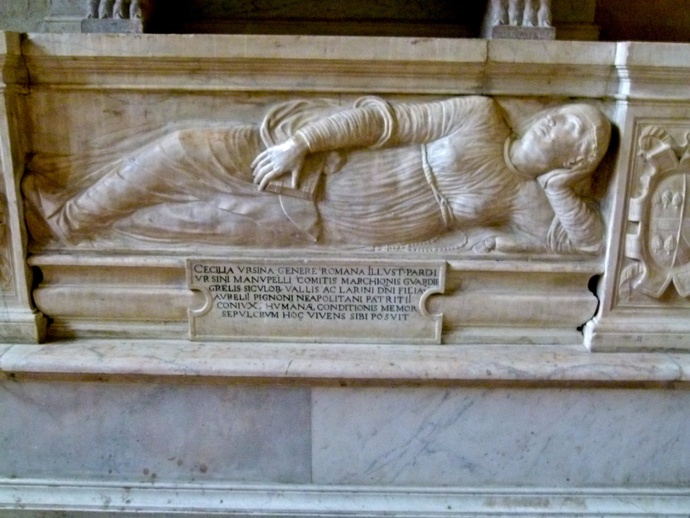 Pignoni Tomba Cecilia Ursina