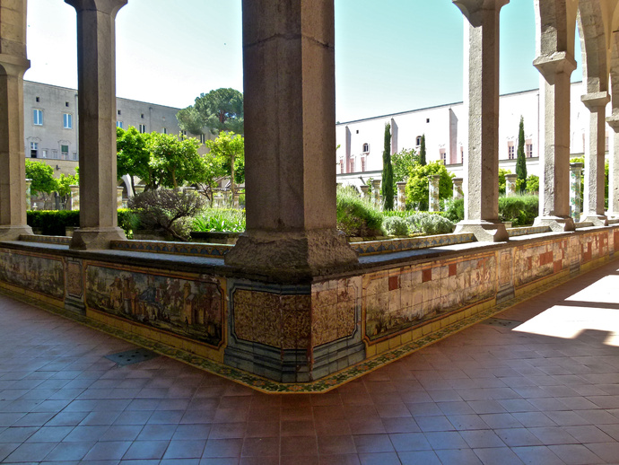 Chiostro di Santa Chiara 130