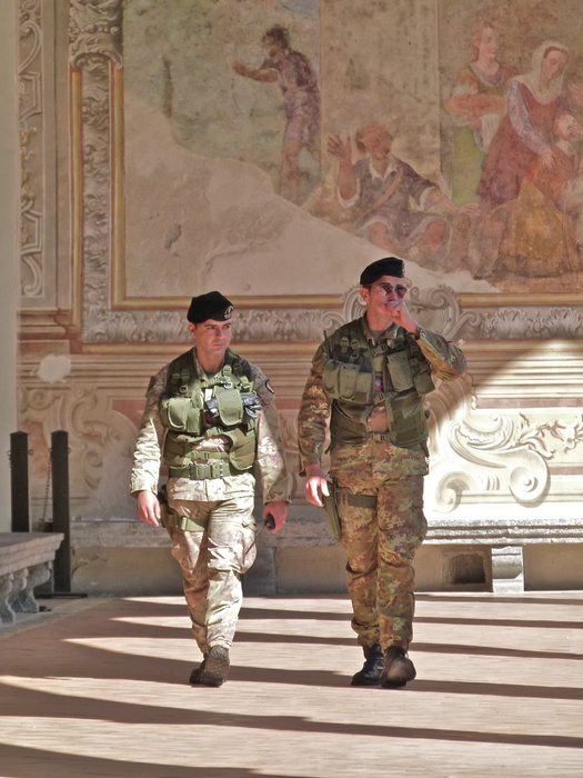 Chiostro di Santa Chiara 45