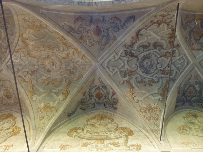 Chiostro di Santa Chiara 8