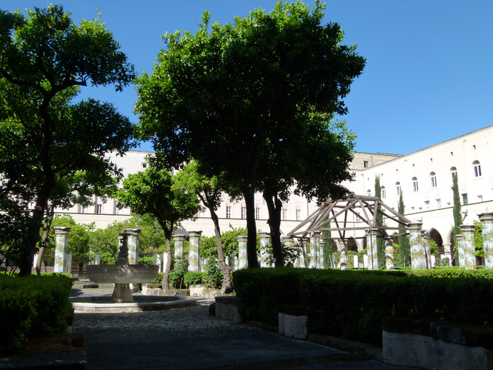 Chiostro di Santa Chiara 9